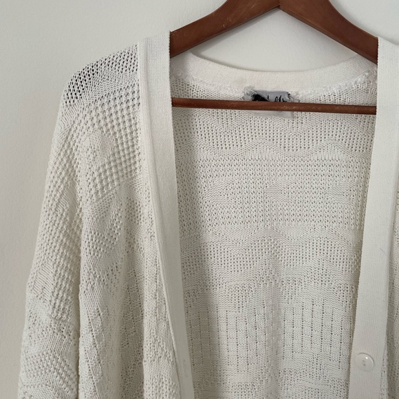 oversized white knit cardigan with front pockets - Picture 4 of 4